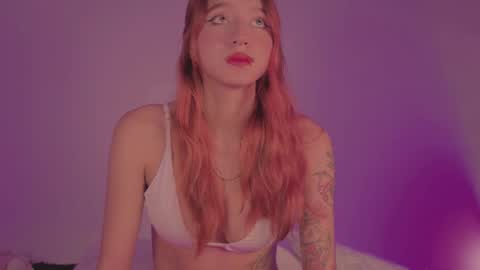 Snapshot of cinderella_lewis chatting on December 1, 2:49 am Sofi Eva and Mey online show from December 1, 2:49 am