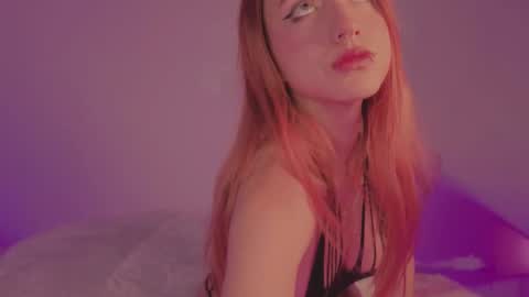 Snapshot of cinderella_lewis chatting on December 13, 11:54 pm Sofi Eva and Mey online show from December 13, 11:54 pm