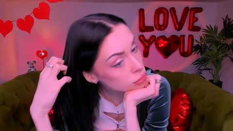 Snapshot of cinderella_without_slippers chatting on February 15, 9:00 pm Phoebe online show from February 15, 9:00 pm