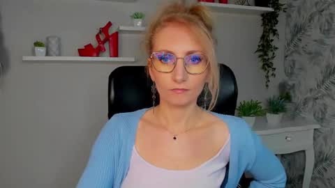 Cinderella online show from March 19, 6:39 am