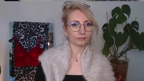 Cinderella online show from April 9, 6:19 am