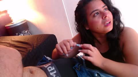 Snapshot of cindyandcarlo chatting on December 27, 4:43 pm CindyandCarlo online show from December 27, 4:43 pm