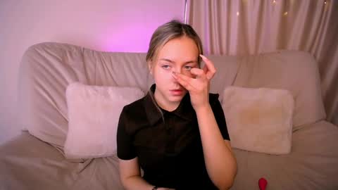 cindylovesmith online show from April 10, 5:23 am