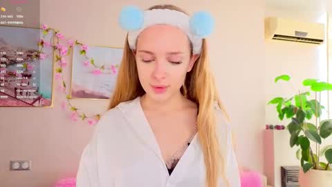 Snapshot of cindyreming01 chatting on September 9, 7:08 am indy online show from September 9, 7:08 am