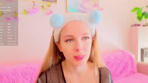 Snapshot of cindyreming01 chatting on September 17, 6:48 am indy online show from September 17, 6:48 am