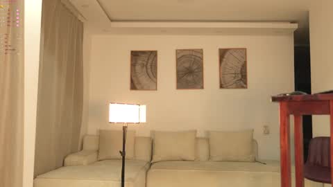Snapshot of cinnamon__criss chatting on May 3, 11:44 pm cinnamon__criss online show from May 3, 11:44 pm