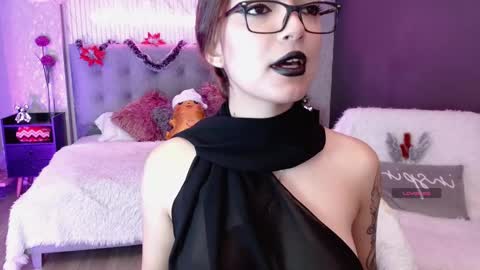 cinnamon_bite online show from December 20, 1:18 pm