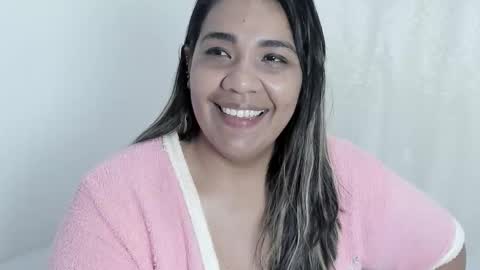 Snapshot of cinnamon_skin01 chatting on February 18, 10:28 pm Nailha online show from February 18, 10:28 pm