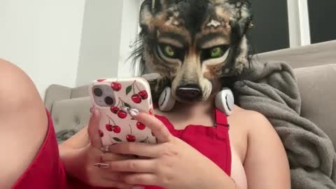 Snapshot of cinnanicos chatting on September 9, 5:18 am Nicky online show from September 9, 5:18 am