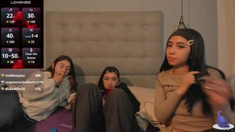 Snapshot of cintya_kors chatting on December 20, 9:32 am Cintya online show from December 20, 9:32 am