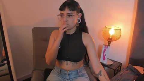 Snapshot of cintya_kors chatting on February 4, 10:13 pm Cintya online show from February 4, 10:13 pm