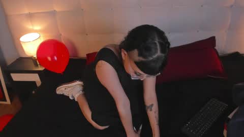 Snapshot of cintya_kors chatting on February 25, 1:09 am Cintya online show from February 25, 1:09 am