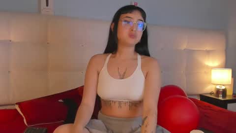 Snapshot of cintya_kors chatting on March 10, 10:45 pm Cintya online show from March 10, 10:45 pm