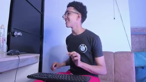 Snapshot of cj_davis1 chatting on October 10, 3:05 am cj_davis1 online show from October 10, 3:05 am