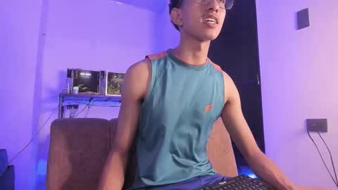 Snapshot of cj_davis1 chatting on November 7, 8:25 am cj_davis1 online show from November 7, 8:25 am