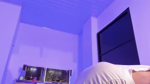 Snapshot of cj_davis1 chatting on December 2, 1:33 am cj_davis1 online show from December 2, 1:33 am