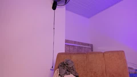 Snapshot of cj_davis1 chatting on December 21, 2:13 pm cj_davis1 online show from December 21, 2:13 pm