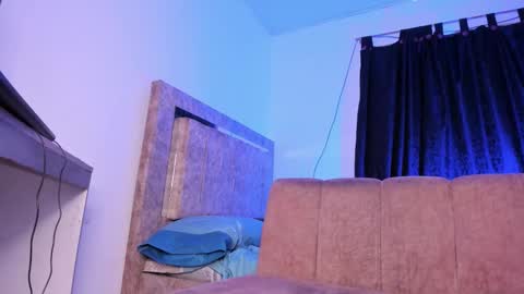 Snapshot of cj_davis1 chatting on February 15, 2:52 am cj_davis1 online show from February 15, 2:52 am