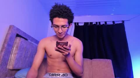 cj_davis1 online show from March 21, 4:17 am