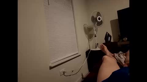 Snapshot of cjloves269u chatting on October 16, 2:01 am cjloves269u online show from October 16, 2:01 am