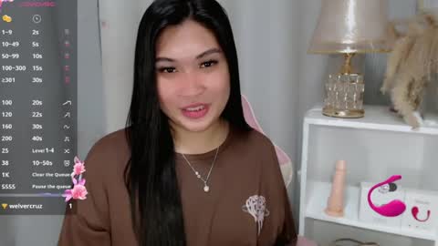 CLAIRE online show from June 21, 7:00 am