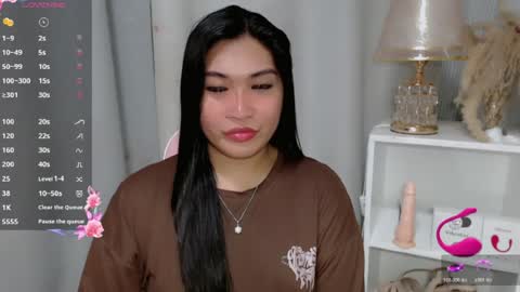 CLAIRE online show from June 28, 5:08 pm