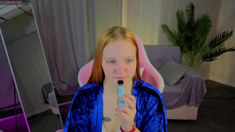 Snapshot of clara_neumann chatting on April 9, 3:39 am CANDYY3 online show from April 9, 3:39 am