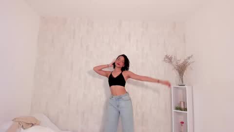 Snapshot of clara_tenssio chatting on January 9, 6:06 am Clara online show from January 9, 6:06 am