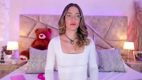 Snapshot of claradelmar_ chatting on May 15, 10:11 am Clara del mar online show from May 15, 10:11 am