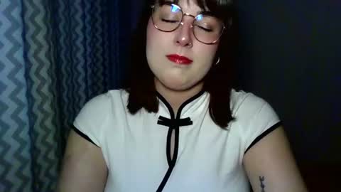 Clara online show from July 8, 5:50 pm