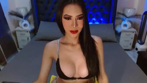 Snapshot of clarathewarrior chatting on October 25, 11:21 pm clara online show from October 25, 11:21 pm