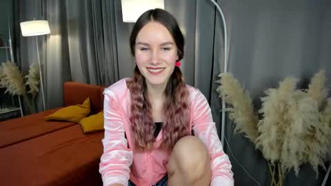 Snapshot of clare_ff chatting on March 7, 9:29 am Claire online show from March 7, 9:29 am