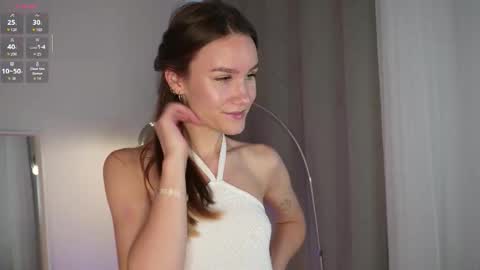 Snapshot of clare_ff chatting on October 8, 1:53 pm Claire online show from October 8, 1:53 pm