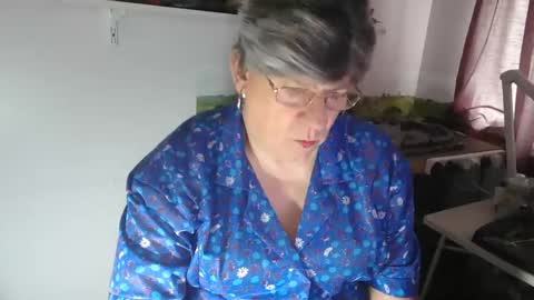 clare nylons online show from April 15, 8:32 am