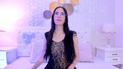 Snapshot of clarisse28 chatting on January 9, 7:40 pm Mistress Clarisse online show from January 9, 7:40 pm