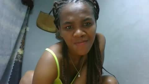 clarisse98 online show from December 22, 10:40 pm