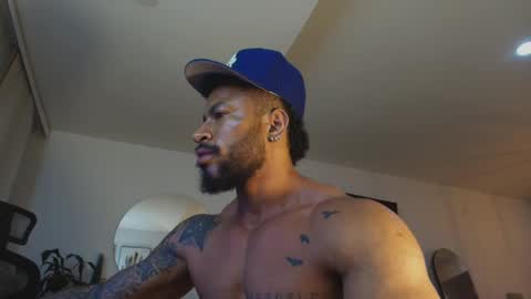 clark_strong online show from May 16, 12:18 am
