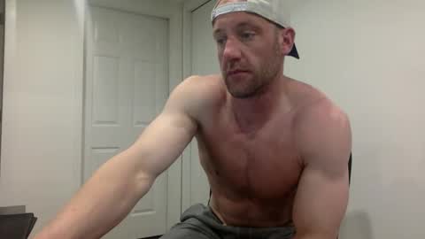 Snapshot of clarkecock chatting on February 25, 3:21 pm Clarke Cock online show from February 25, 3:21 pm