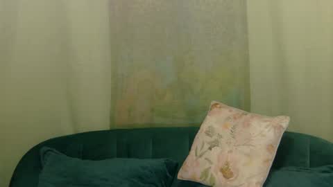 Classy Tinna online show from January 14, 11:53 am