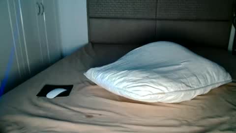 claudiacoxxx online show from November 20, 8:52 pm