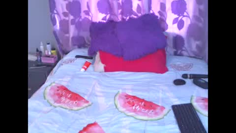 claudine valencia online show from December 14, 6:46 am