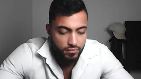 Snapshot of claybrown_ chatting on February 18, 2:40 am Clay online show from February 18, 2:40 am