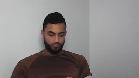 Snapshot of claybrown_ chatting on February 19, 2:40 am Clay online show from February 19, 2:40 am