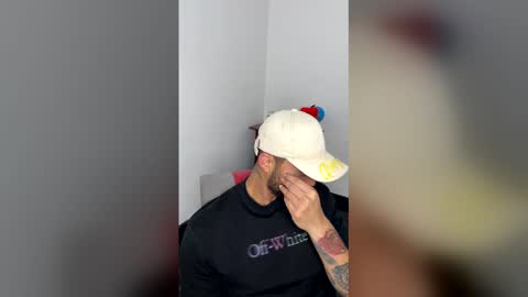 Snapshot of claybrown_ chatting on February 23, 1:58 am Clay online show from February 23, 1:58 am