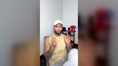 Snapshot of claybrown_ chatting on February 26, 12:20 am Clay online show from February 26, 12:20 am