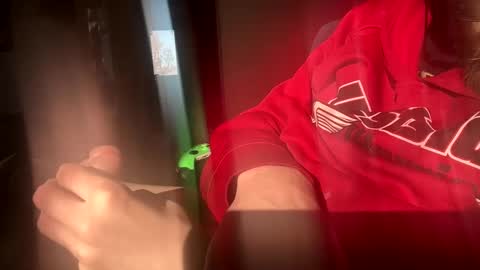 Snapshot of cleatus27 chatting on December 6, 8:07 pm cleatus27 online show from December 6, 8:07 pm