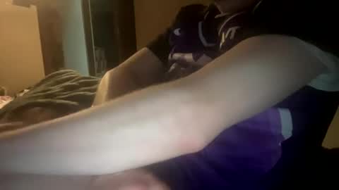 Snapshot of cleatus27 chatting on February 3, 1:52 am cleatus27 online show from February 3, 1:52 am