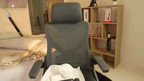 Snapshot of cleeoadams_ chatting on December 19, 5:58 am Cleo Adams online show from December 19, 5:58 am