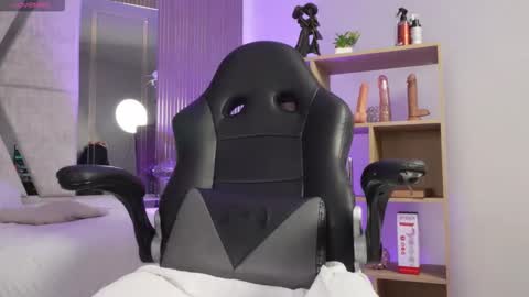 Snapshot of cleeoadams_ chatting on January 15, 4:39 am Cleo Adams online show from January 15, 4:39 am