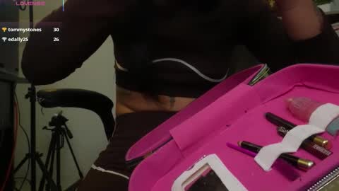 Snapshot of cleeoadams_ chatting on January 16, 5:00 am Cleo Adams online show from January 16, 5:00 am